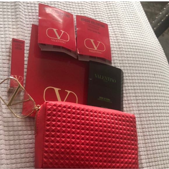 Valentino Other - Valentino beauty set